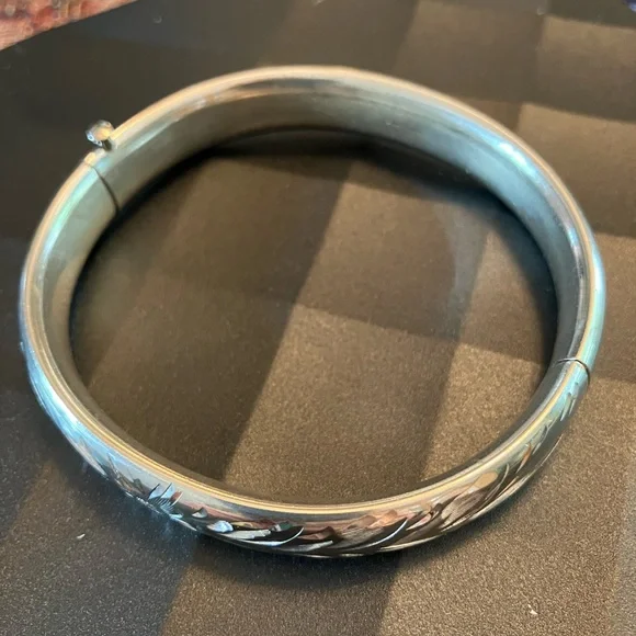 Classic Sterling Silver Polished Bangle Bracelet with Floral Design